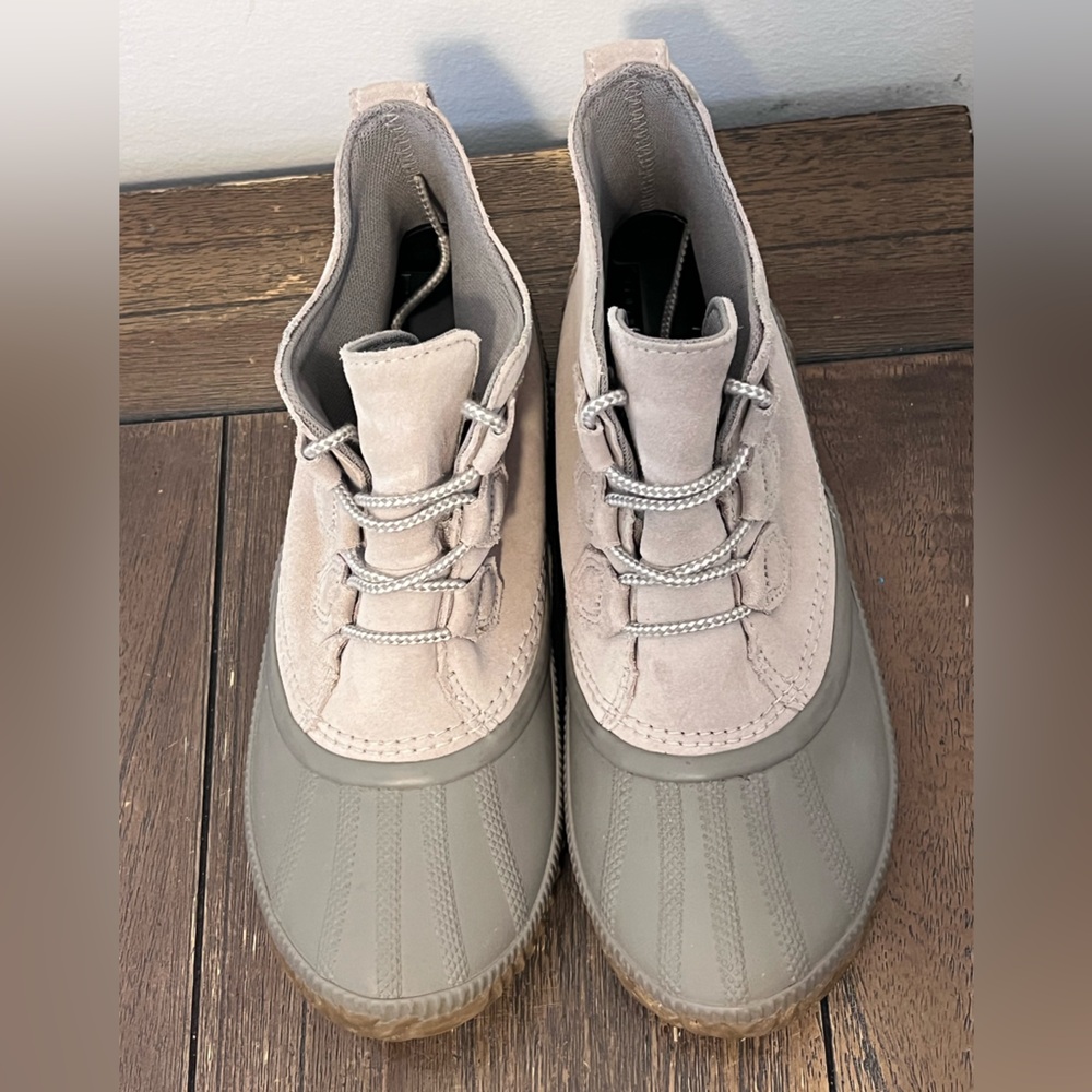 Sorel Women's Ankle Duck Boots in Taupe and Gray - Picture 6 of 9